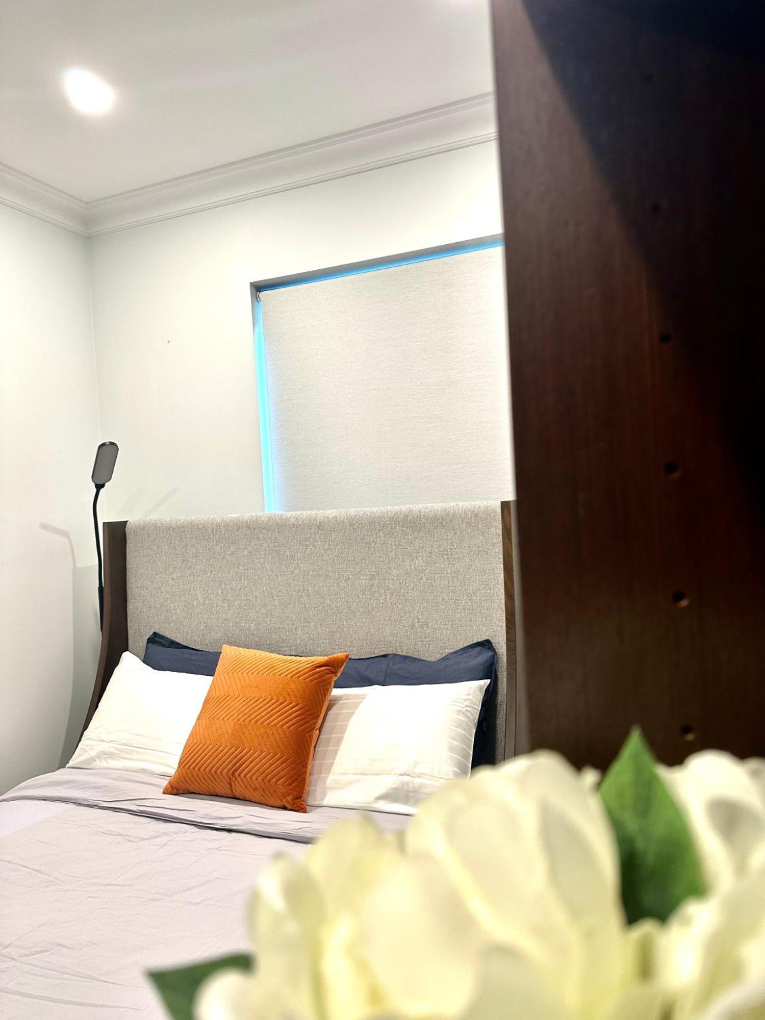 Private 1 Bed Accom With Bathroom In A 3 Bed Apartment - Melb Cbd, Regency Towers - Free Parking, Wifi And Pool Melbourne City Exterior foto